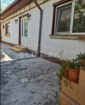 Casa batraneasca cu teren de 435mp cu utilitati si deschidere 14 m- Coiciu