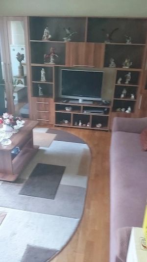 Închiriez apartament 3 camere Zona Piața Doina, Calea Șagului