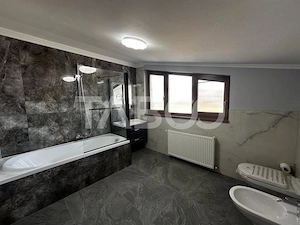 Casa de vanzare cu 5 camere si teren 426 mp 2 fronturi Arhitectilor - imagine 11