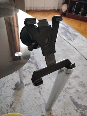 Suport auto universal pentru tablete