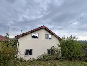 Casă cu teren 1000 mp, 4 dormitoare, 4 băi – Râpaș, Hunedoara