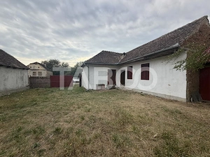 Casa de vacanta 3 camere anexa 720 m teren in Jibert Judetul Brasov - imagine 3