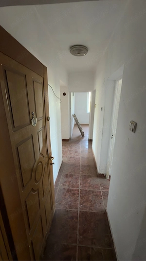 Apartament 3 camere Com Ghimpati - imagine 3