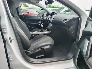 Peugeot 208 PureTech 110 Allure Automata, 2018, 7.600 EUR