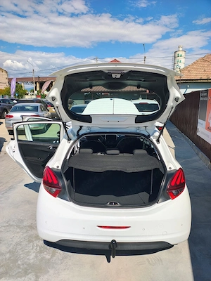 Peugeot 208 PureTech 110 Allure Automata, 2018, 7.600 EUR - imagine 9