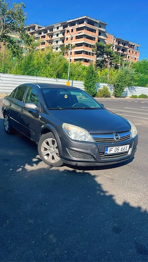 Opel Astra H Sedan