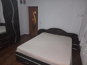 Închiriez camera cu baie proprie in vila 
