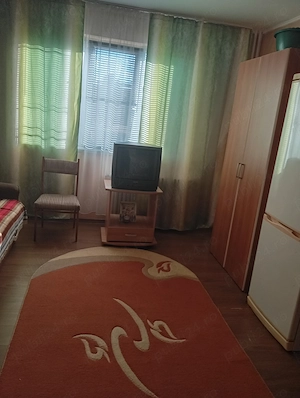 Închiriez camera camin 