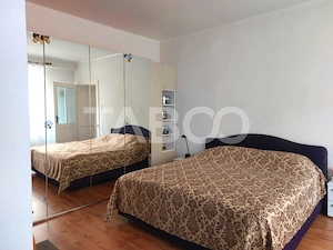 Casa si curte pretabila pentru 2 familii 980 mp teren liber Cisnadie - imagine 7