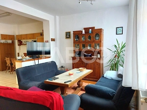 Casa si curte pretabila pentru 2 familii 980 mp teren liber Cisnadie - imagine 5