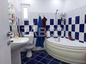 Casa si curte pretabila pentru 2 familii 980 mp teren liber Cisnadie - imagine 11