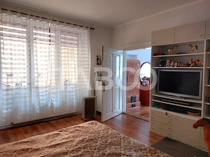 Casa si curte pretabila pentru 2 familii 980 mp teren liber Cisnadie - imagine 9