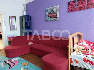 Casa si curte pretabila pentru 2 familii 980 mp teren liber Cisnadie - imagine 6