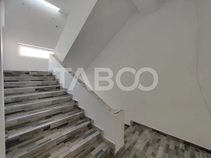 Spatiu comercial cu vitrina pe 3 niveluri cu suprafata utila de 915mp  - imagine 11