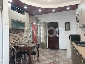 Apartament spatios 49 mp 2 camere decomandate 2 balcone Cisnadie - imagine 12