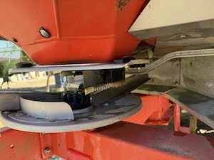 Distribuitor ingrasaminte  mig Kuhn   Rauch AXIS 30.1 - 2000 L - 18-28 m - Quantron-A - 2012