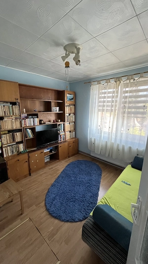  Apartament cu 3 camere de vânzare   ULMENI, MARAMUREȘ Se oferă spre vânzare 