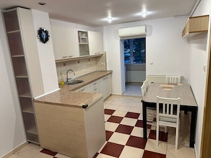 Proprietar - inchiriez apartament cu 3 camere, decomandat, etaj 1- Calea Girocului - imagine 2