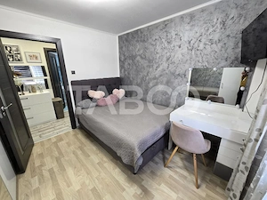 Apartament 3 camere mobilat 2 bai balcon pivnita Mihai Viteazul Sibiu - imagine 14