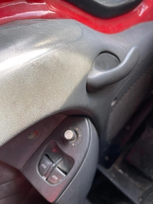 vând Citroen jumpar anu de fabricație 2006 stare buna capacitate cilindrica 2,2dizel geamuri electri
