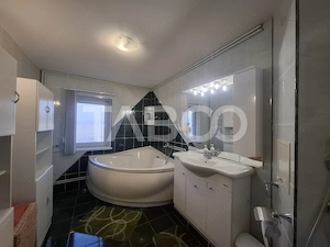 Apartament 5 camere de vanzare 138 mp utili zona Ciresica Sibiu - imagine 8