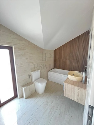 GIROC - DUPLEX DESPARTIT PRIN CARPORT - 4 CAMERE - TEREN MARE - imagine 11