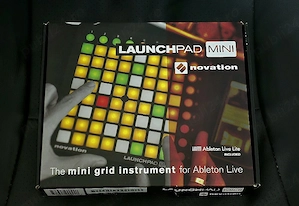 Launchpad Mini Novation, impecabil
