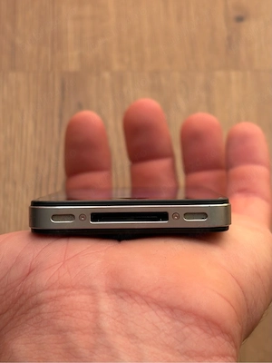 iPhone 4 black
