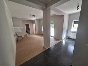 Apartament 3 camere, Braytim, renovat nou, Parcare in CF. centala termica, terasa mare - imagine 3