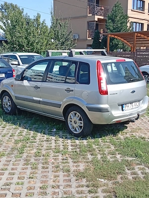 Vând Ford Fusion 