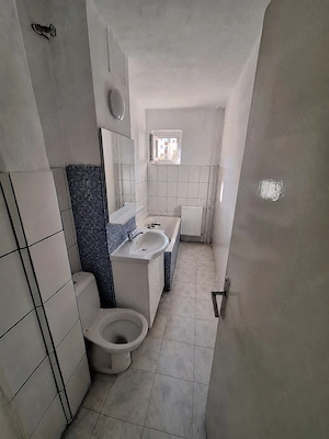 Apartament 2 Camere, Etaj. 1, Decomandat, 45 mp, langa Shopping City, Balcon închis - imagine 4