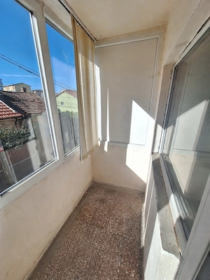 Apartament 2 Camere, Etaj. 1, Decomandat, 45 mp, langa Shopping City, Balcon închis - imagine 3