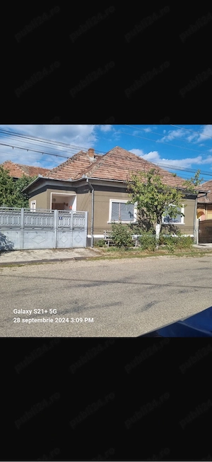 vand casa in sebis 