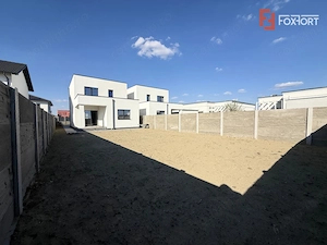 Duplex cu 4 camere de vanzare si teren de 335 mp - zona Sacalaz - imagine 2