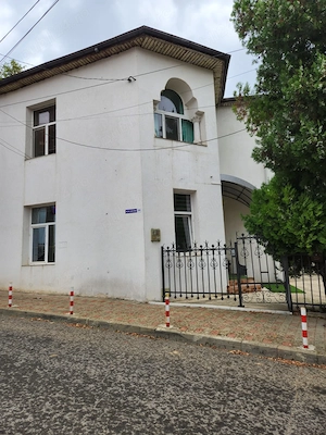 Inchiriere apartament vila zona UMF - imagine 2