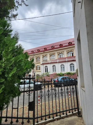 Inchiriere apartament vila zona UMF
