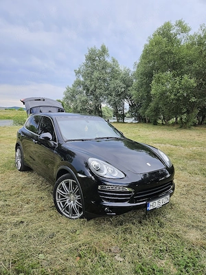 Porsche Cayenne 3.0D Gts VARIANTE - imagine 4
