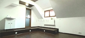 Spatiu intr-un salon de infrumusetare - Cetatii -  Mehala