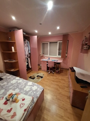 Vând apartament cu 2camere confort 1 decomandat bloc de 4etaje  - imagine 5
