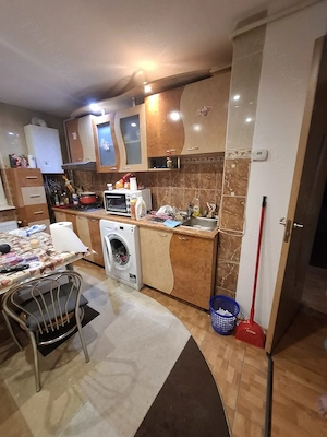Vând apartament cu 2camere confort 1 decomandat bloc de 4etaje  - imagine 6