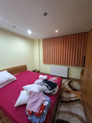 Vând apartament cu 2camere confort 1 decomandat bloc de 4etaje  - imagine 2