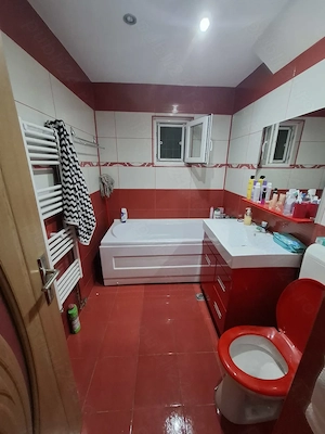 Vând apartament cu 2camere confort 1 decomandat bloc de 4etaje  - imagine 3