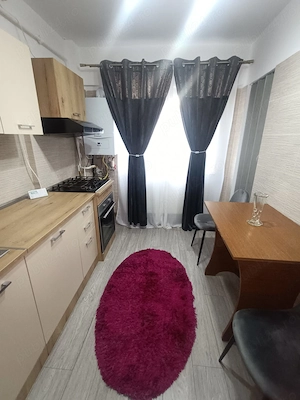 Proprietar | Apartament 2 camere, 2 balcoane | Central, vis- -vis de Episcopia Râmnicului | Renovat  - imagine 3