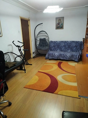 Proprietar, vand  apartament cu parcare chiar lângă scara blocului - imagine 2