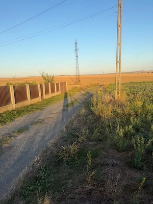 Teren intravilan 4.003 mp Frecatei, Tulcea - drum pe 3 laturi, curent, proprietar - imagine 2
