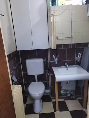 Proprietar, vand  apartament cu parcare chiar lângă scara blocului - imagine 8