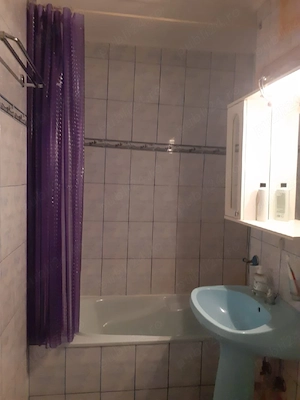 proprietar închiriez apartament cu trei camere semidecomandat in Bacău  - imagine 5