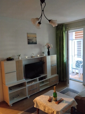 Proprietar închiriez apartament 2 cam.zona Citymall,termen lung,mobilat,utilat,CT,AC,loc de parcare. - imagine 4