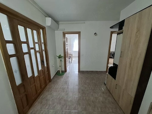 Zona str. Transilvaniei (Terenul de Atletism)   ap. 3 camere, 2 balcoane, etaj 3, decomandat - imagine 4