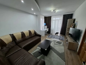 Zona str. Transilvaniei (Terenul de Atletism)   ap. 3 camere, 2 balcoane, etaj 3, decomandat - imagine 2